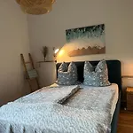 Gruene Idylle Nahe Hauptbahnhof & Hufeisensee Mit Parkplatz & Terrasse Holiday home *